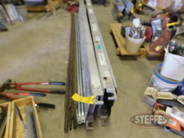 (2) 10- Aluminum scaffold planks - (5) braces_1.jpg